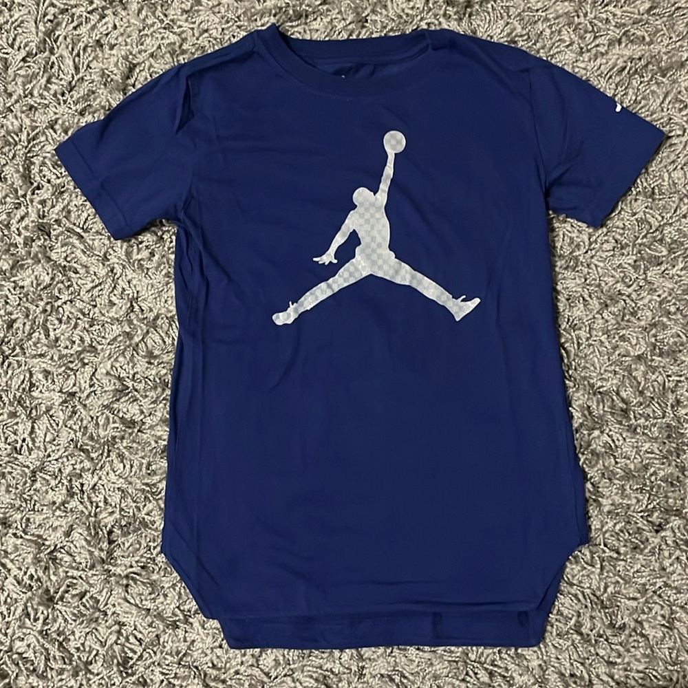 2/$10 ⚡️ Jordan Tee - Boys S
